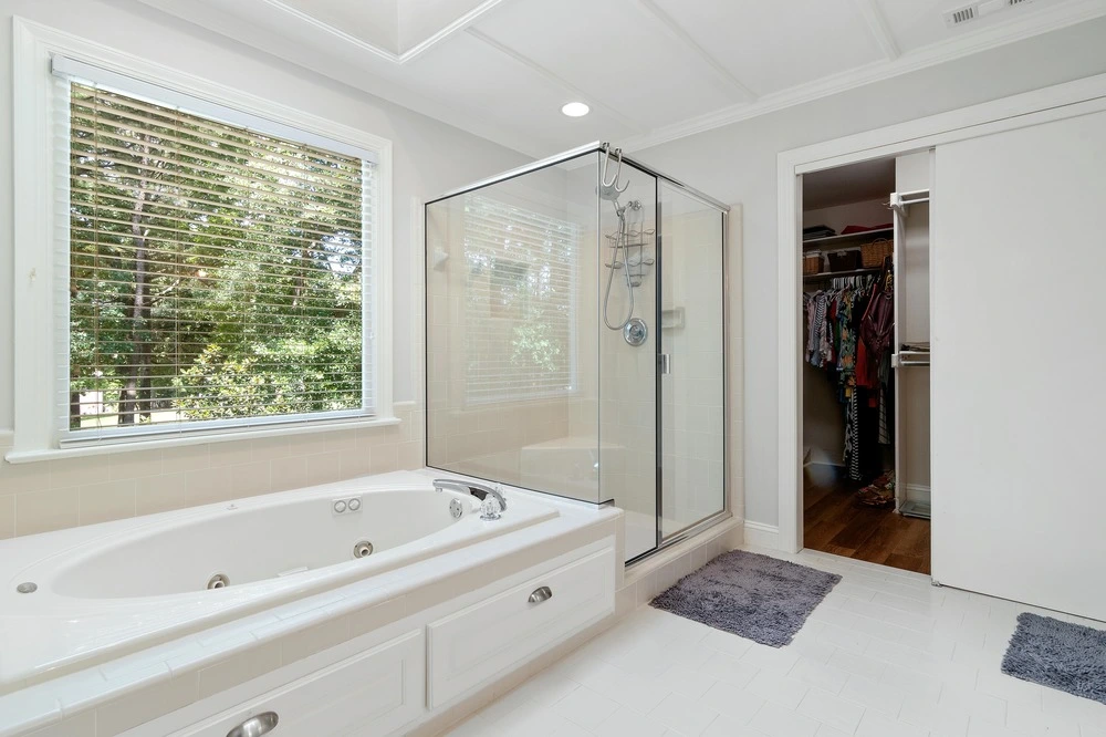 Top Cleaning and Maintenance Tips for Glass Shower Cabins